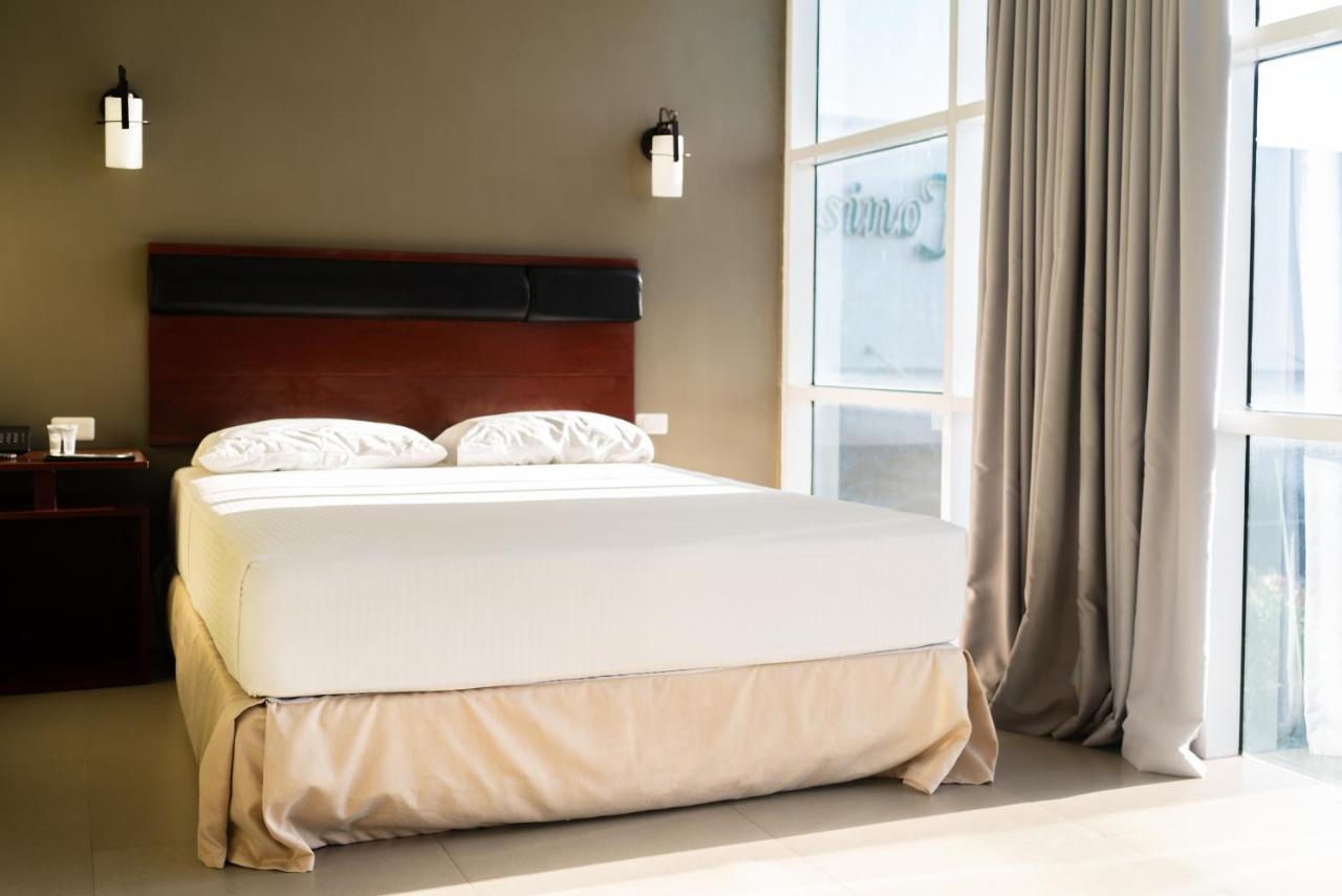 טליסיי Dosi Hotel Ph מראה חיצוני תמונה