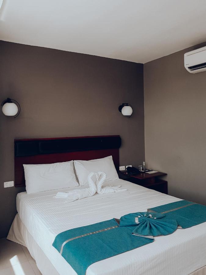 טליסיי Dosi Hotel Ph מראה חיצוני תמונה