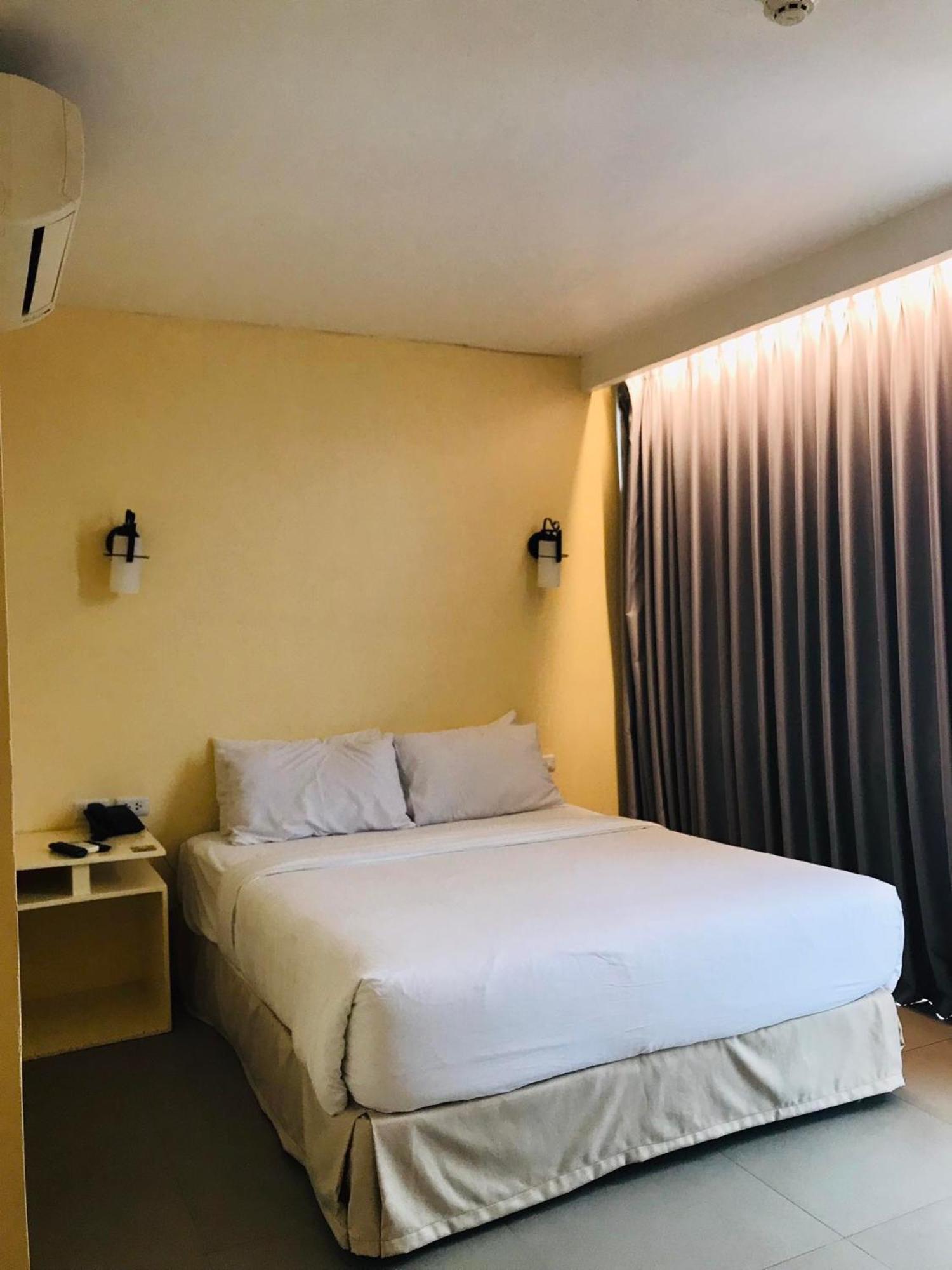 טליסיי Dosi Hotel Ph מראה חיצוני תמונה